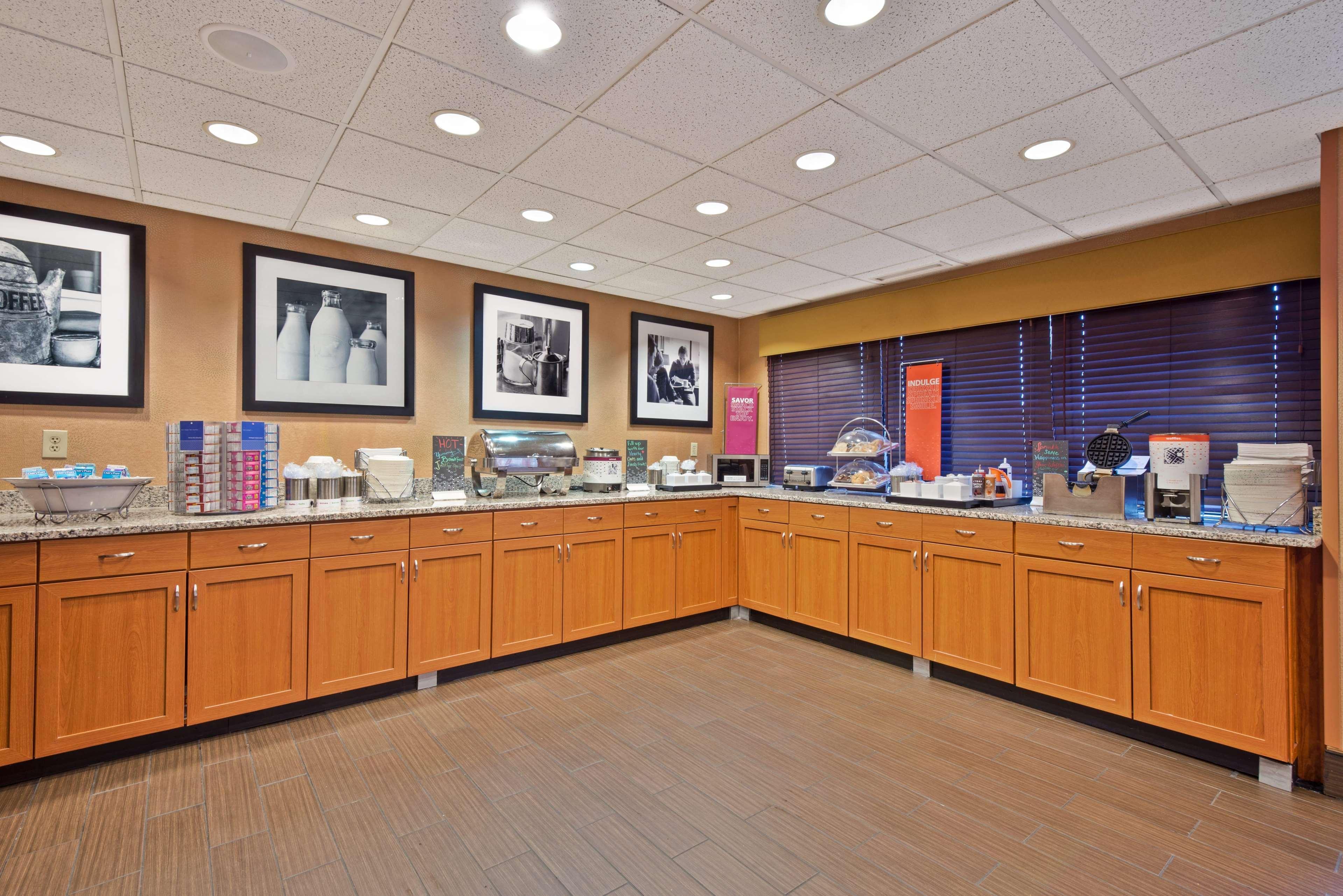 Hampton Inn Winfield Teays Valley Εξωτερικό φωτογραφία
