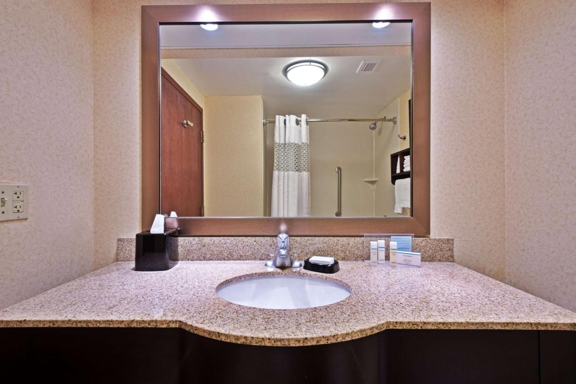 Hampton Inn Winfield Teays Valley Εξωτερικό φωτογραφία